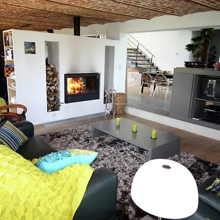 펜션 Quaint Holiday In Limbourg With Garden