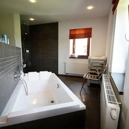 Holiday home Quaint Holiday In Limbourg With Garden Hevremont